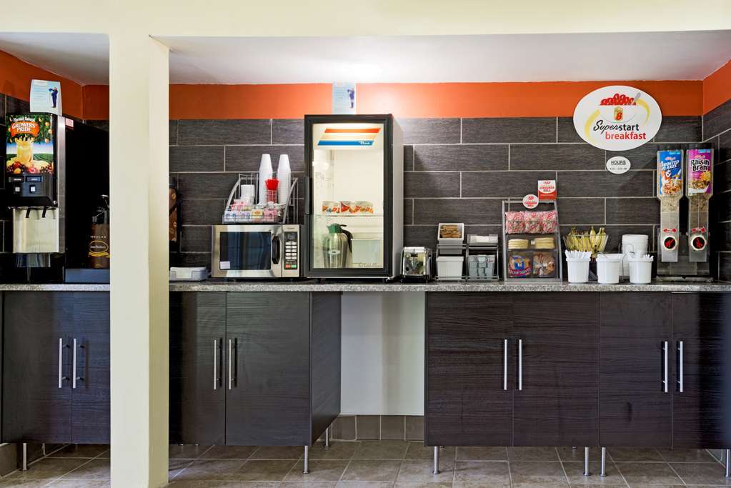 Super 8 By Wyndham Kimball Restaurant photo