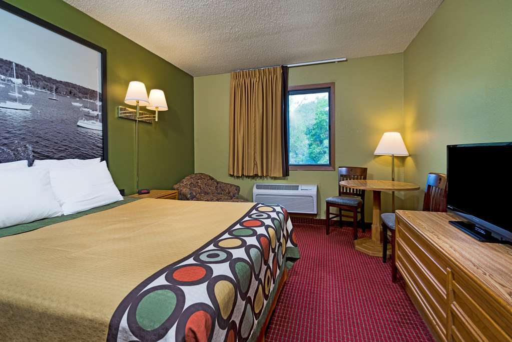 Super 8 By Wyndham Kimball Room photo